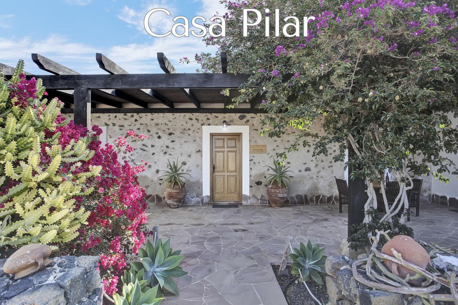 Casa Pilar, Aurora Y Tarabilla En Ecologica Casa di campagna Teguitar